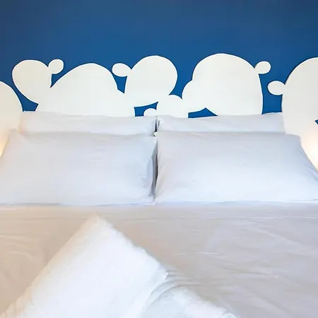 Konukevi Center House